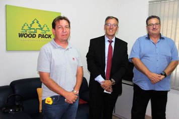 Prefeitura visita a Wood Pack para o crescimento da indústria 