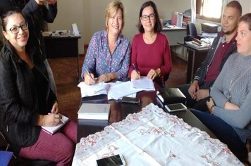 CMDCA firma convênios com Entidades e Secretaria de Assistência Social 