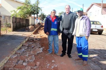 Prefeitura realiza obras para pavimentação da Saldanha Marinho 