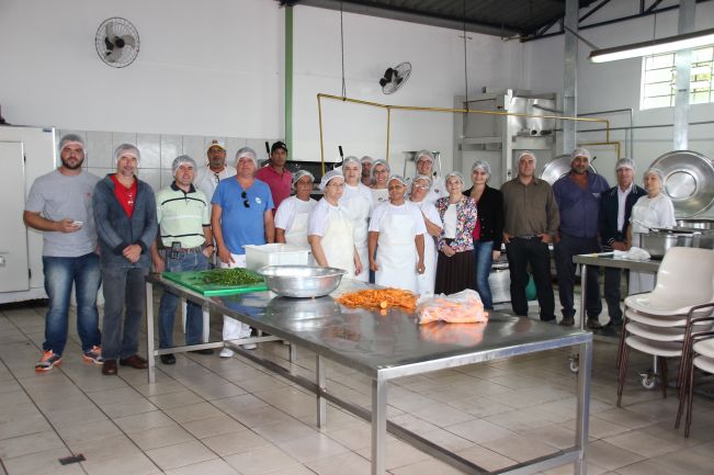 Vice-Prefeito e Vereadores visitam à Cozinha Piloto