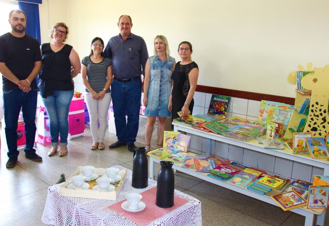 Prefeitura adquire livros para rede municipal de ensino
