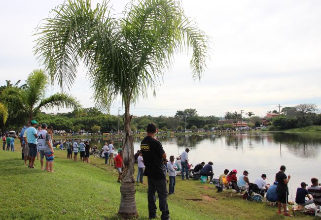 Festividades do Trabalhador reúne centenas de pessoas no Açude Municipal