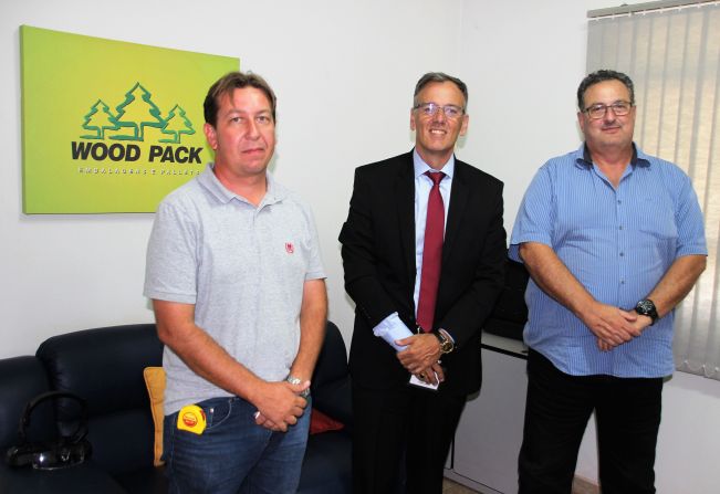 Prefeitura visita a Wood Pack para o crescimento da indústria 