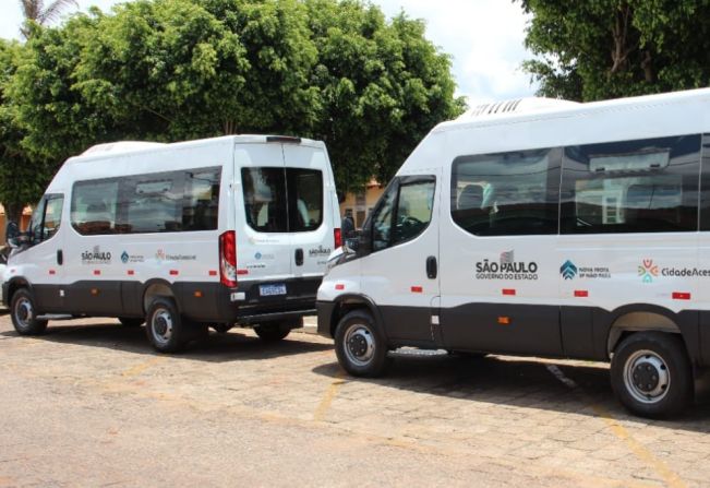 Município recebe veículos acessíveis para o transporte de pessoas com Deficiência e Idosos 