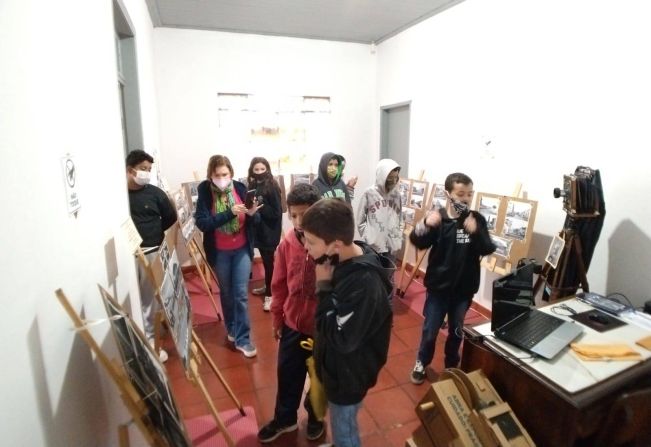 Alunos visitam o Memorial 