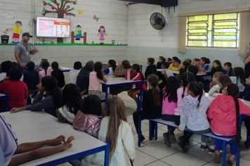Combate às Endemias e VISA realizam palestra sobre a Dengue na escola França Nogueira