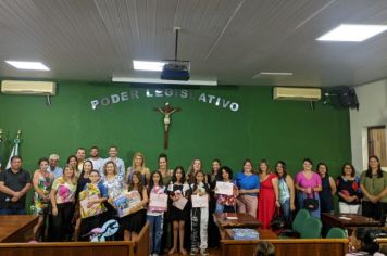 Alunos da Rede Municipal recebem premiação durante o XI Concurso Anual de Redação 