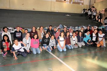 Fundo Social recebe doação de agasalhos da escola José Leite  