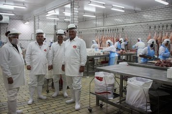 Prefeito visita o frigorífico Gran Corte 