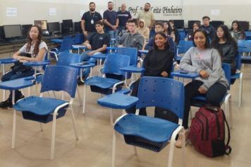 Secretaria de Desenvolvimento Econômico realiza capacitação de tecnologia de informação para estudantes do Ensino Médio 