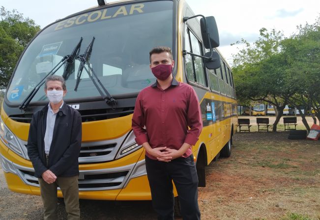 Cerqueira César recebe ônibus para o transporte escolar