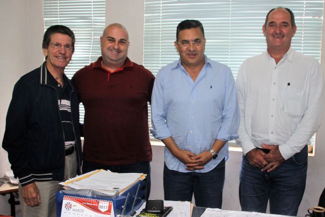 Deputado Gilmaci Santos visita o Prefeito