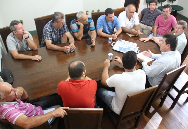 Prefeito e Vereadores buscam solução para pavimentação de bairros 