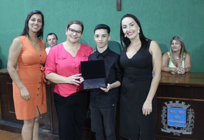 Estudantes do Ensino Médio são contemplados com bolsas de estudos da faculdade Eduvale 