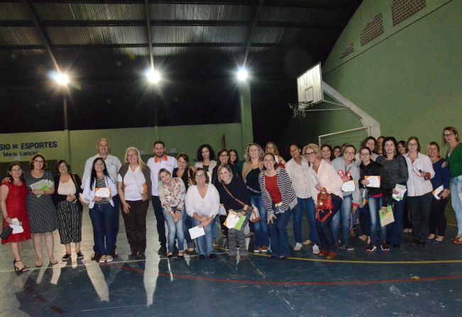 Educação realiza encontro com famílias e profissionais 