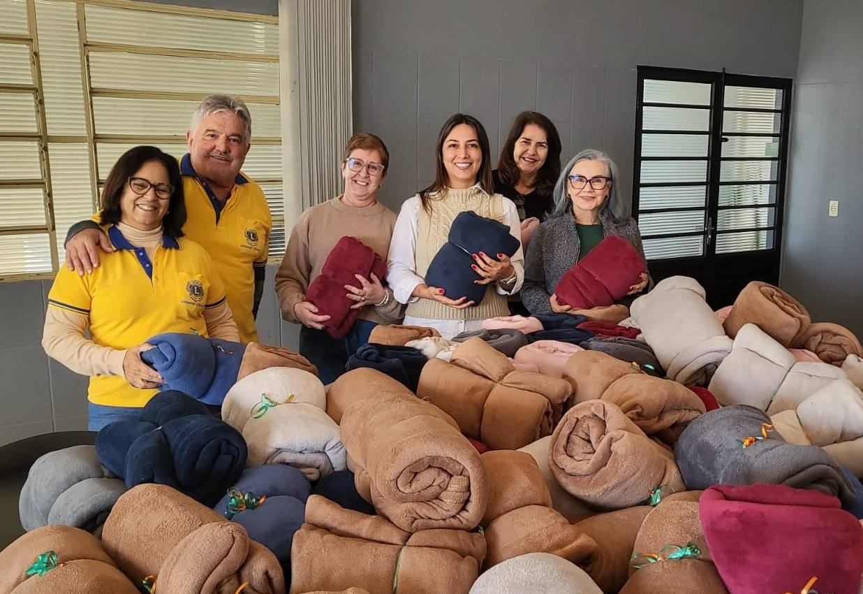 FUSSP E  Lions Clube doam mantas de inverno ao Fundo Social 