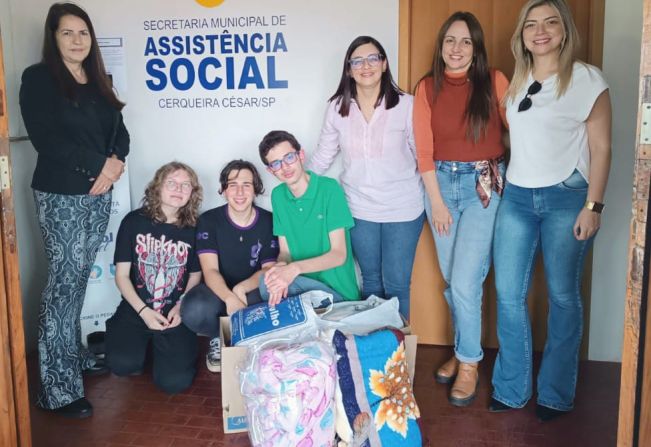 Assistência Social recebe doação de agasalhos dos estudantes da CEC 