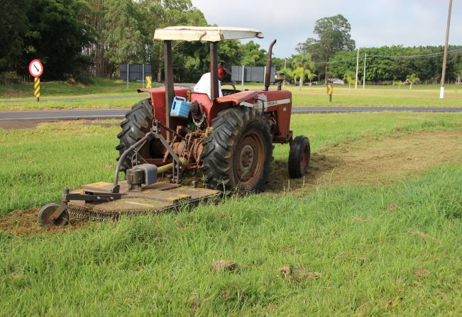 Prefeitura adquire roçadeira para o Urbanismo 