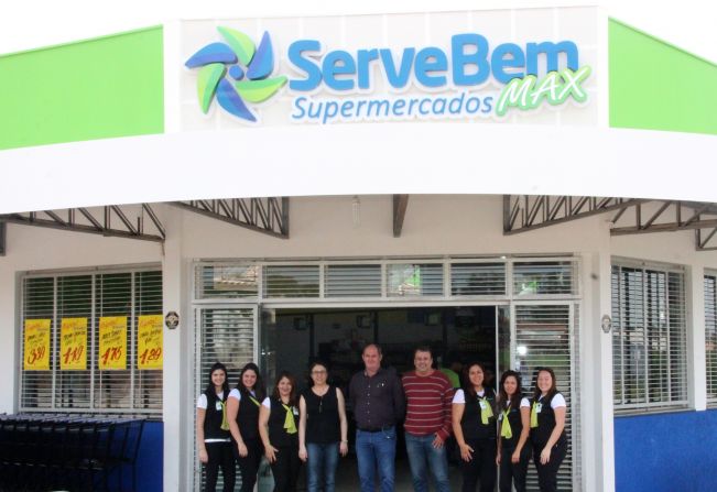 Prefeito prestigia a inauguração de empreendimento 