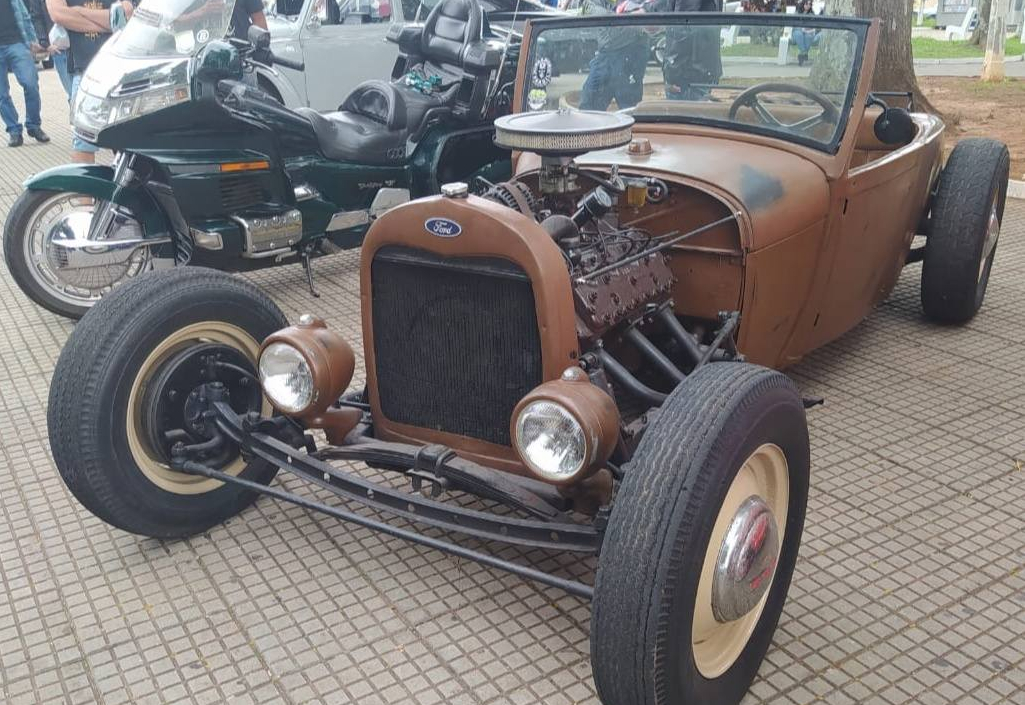 CERQUEIRA CÉSAR REALIZA NO PRÓXIMO DIA 10 DE AGOSTO O 4° ENCONTRO DE CARROS ANTIGOS 