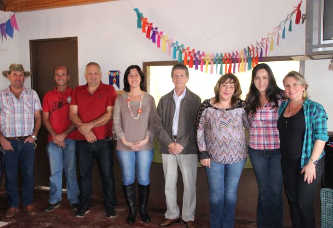Assistência realiza festa junina do Projeto Feliz Idade