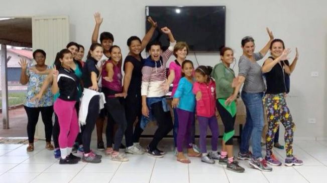 Aulas de Zumba acontecem no CRAS