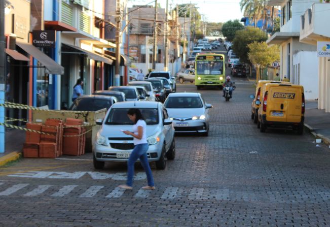 Rua J. J, de Moraes Sarmento terá sentido único, a partir de segunda-feira (20/05)  